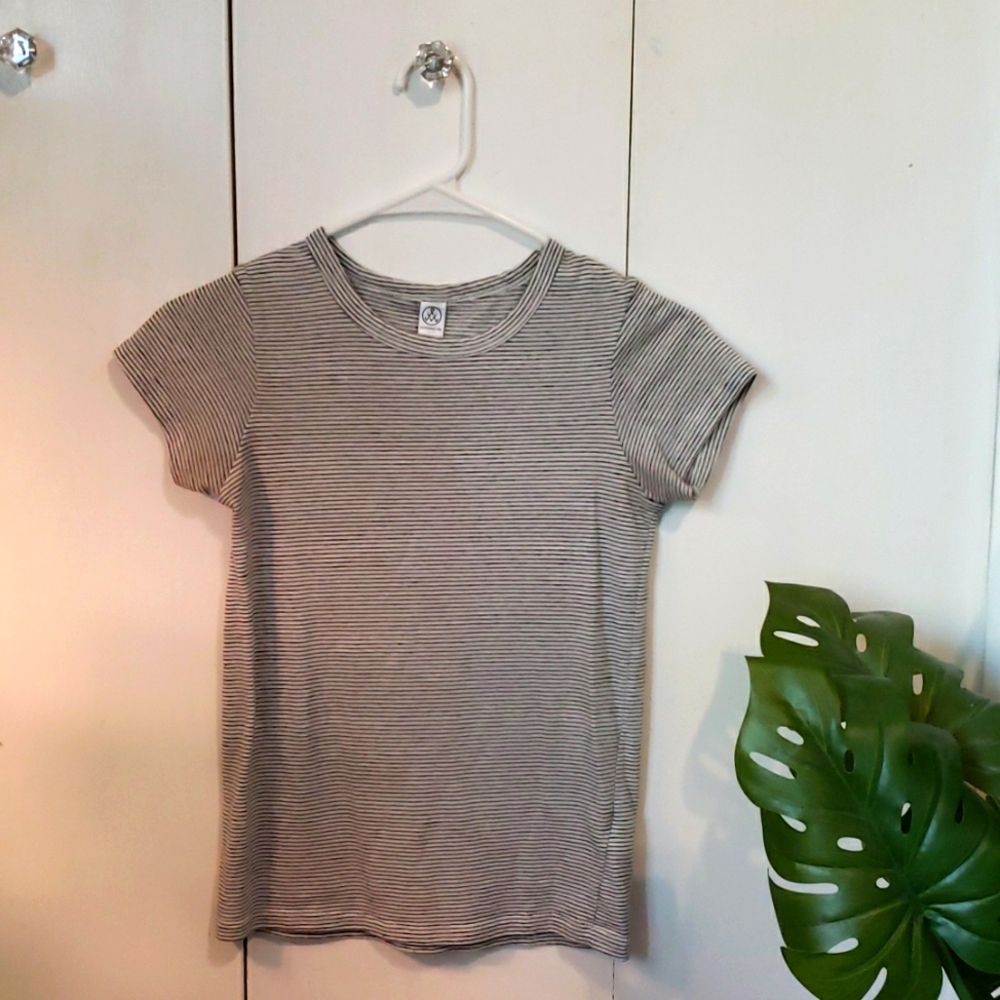 Alternative Apparel everyday tee, women's size XS.